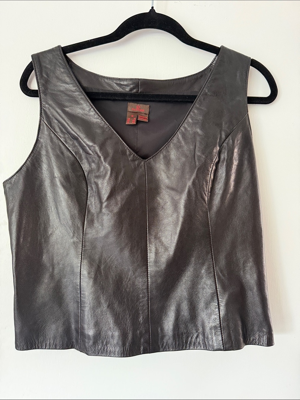 Danier Black Leather V-Neck Sleeveless Shell
